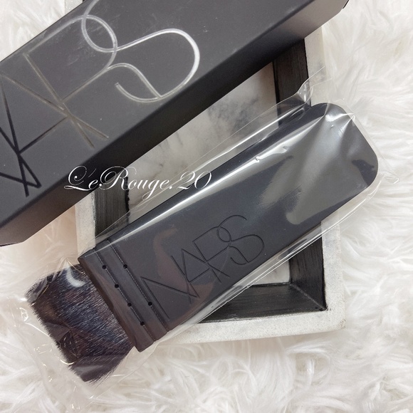 Nars ita kabuki brush * brand new in box - Picture 2 of 3